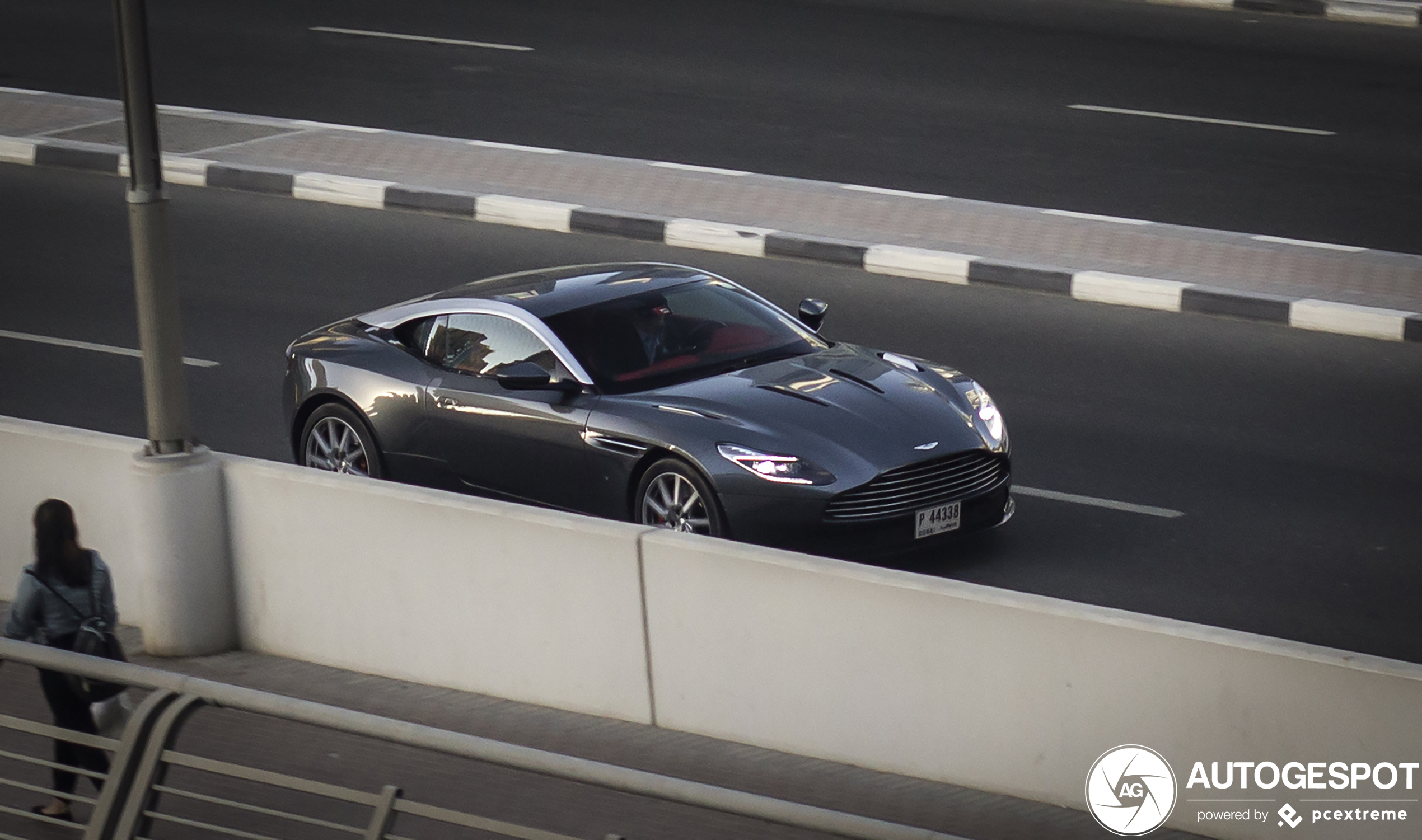 Aston Martin DB11