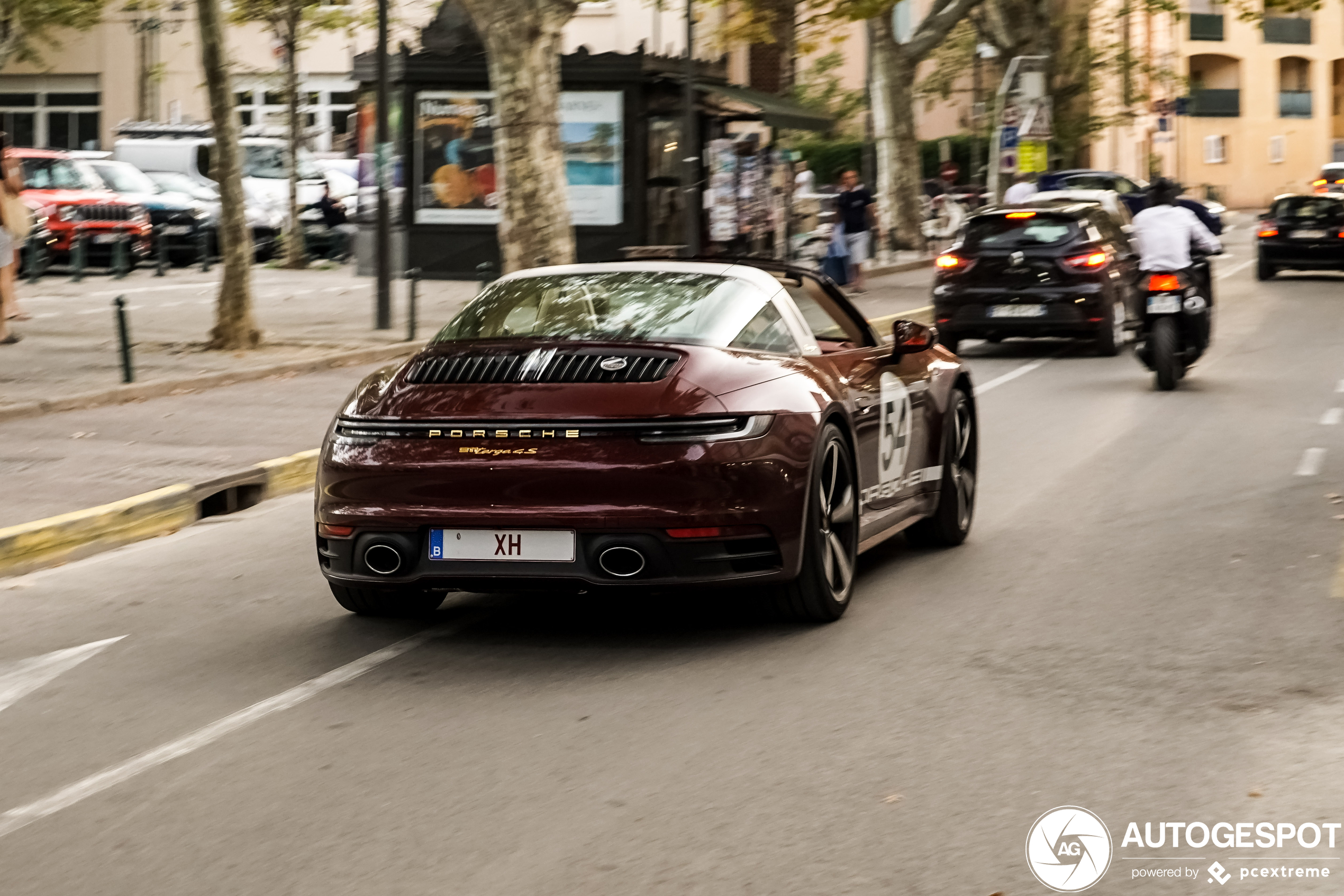 Porsche 992 Targa 4S Heritage Design Edition