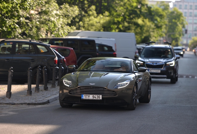 Aston Martin DB11