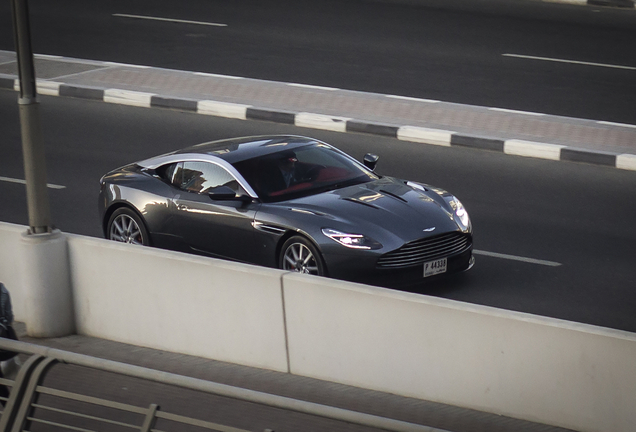 Aston Martin DB11