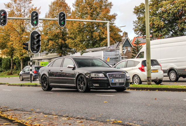 Audi S8 D3