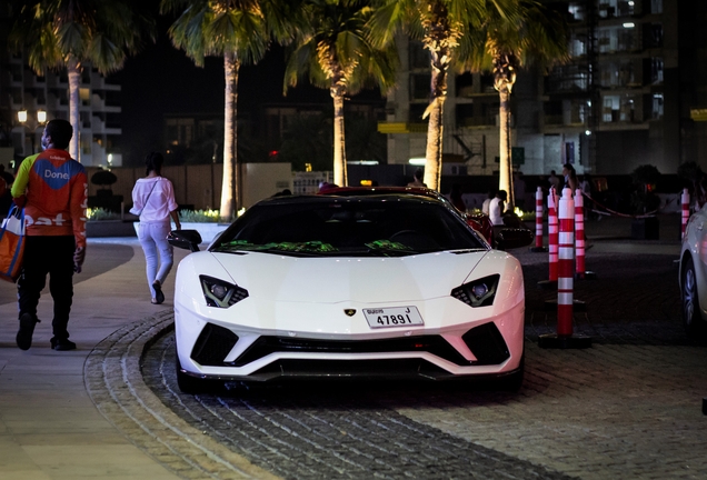 Lamborghini Aventador S LP740-4