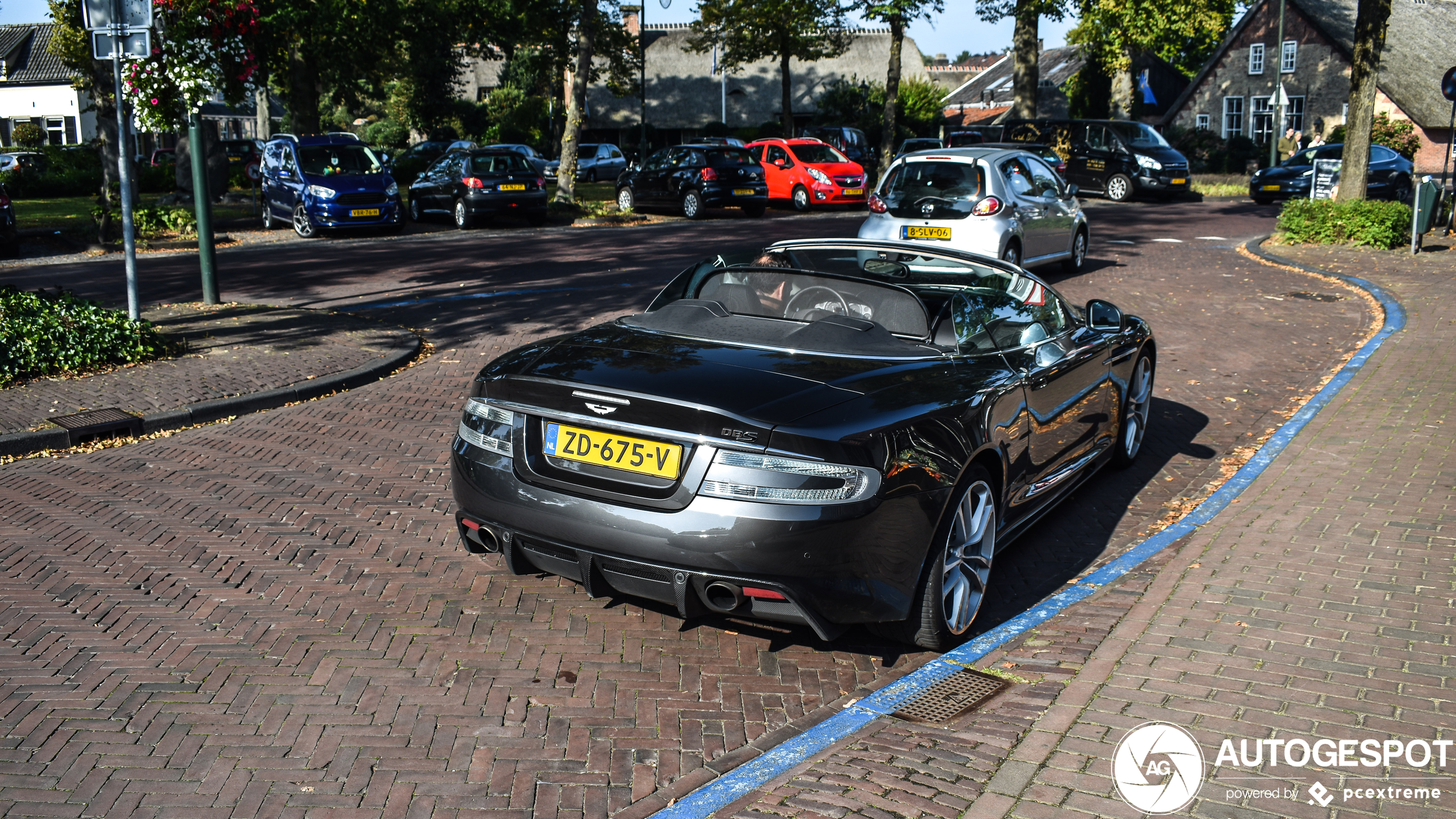 Aston Martin DBS Volante