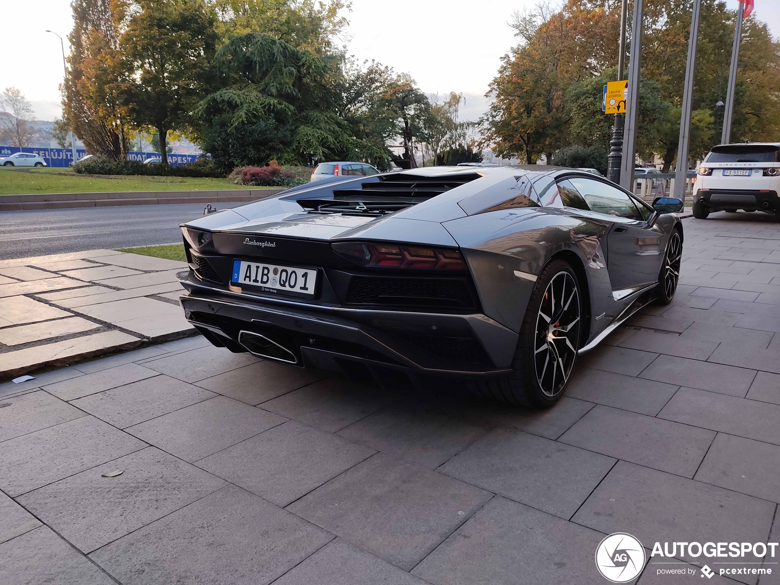 Lamborghini Aventador S LP740-4