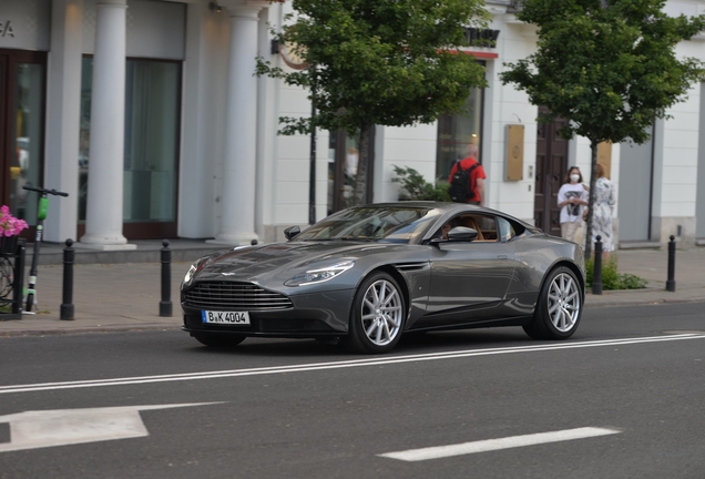 Aston Martin DB11