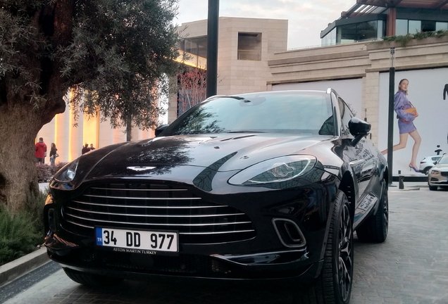 Aston Martin DBX