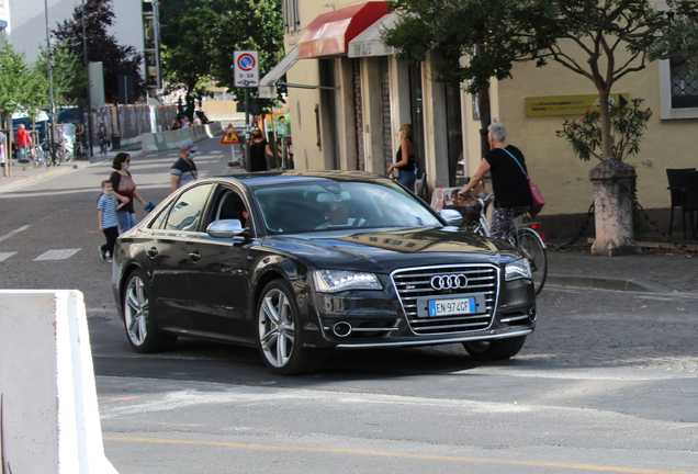 Audi S8 D4