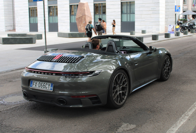 Porsche 992 Carrera 4S Cabriolet