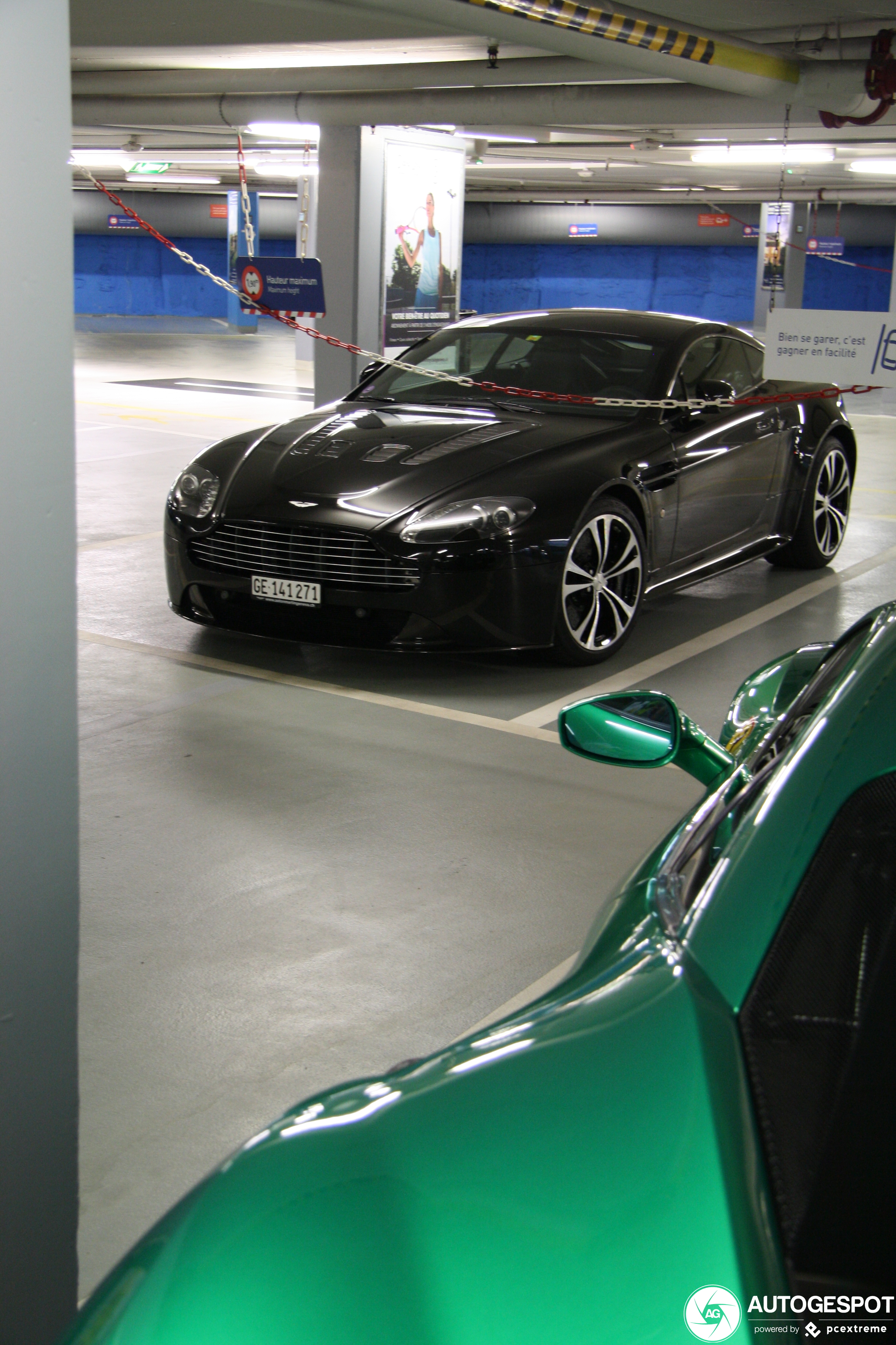 Aston Martin V12 Vantage