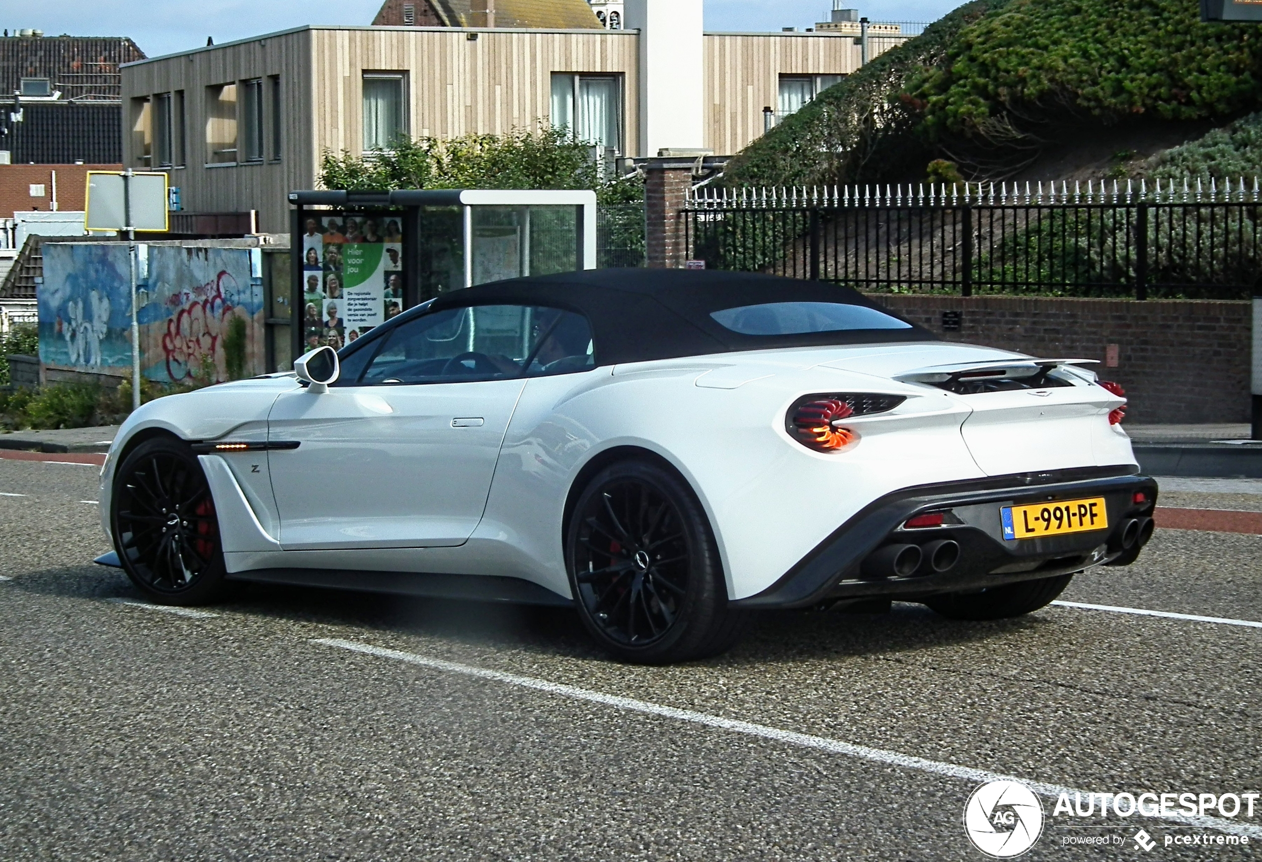 Aston Martin Vanquish Volante Zagato