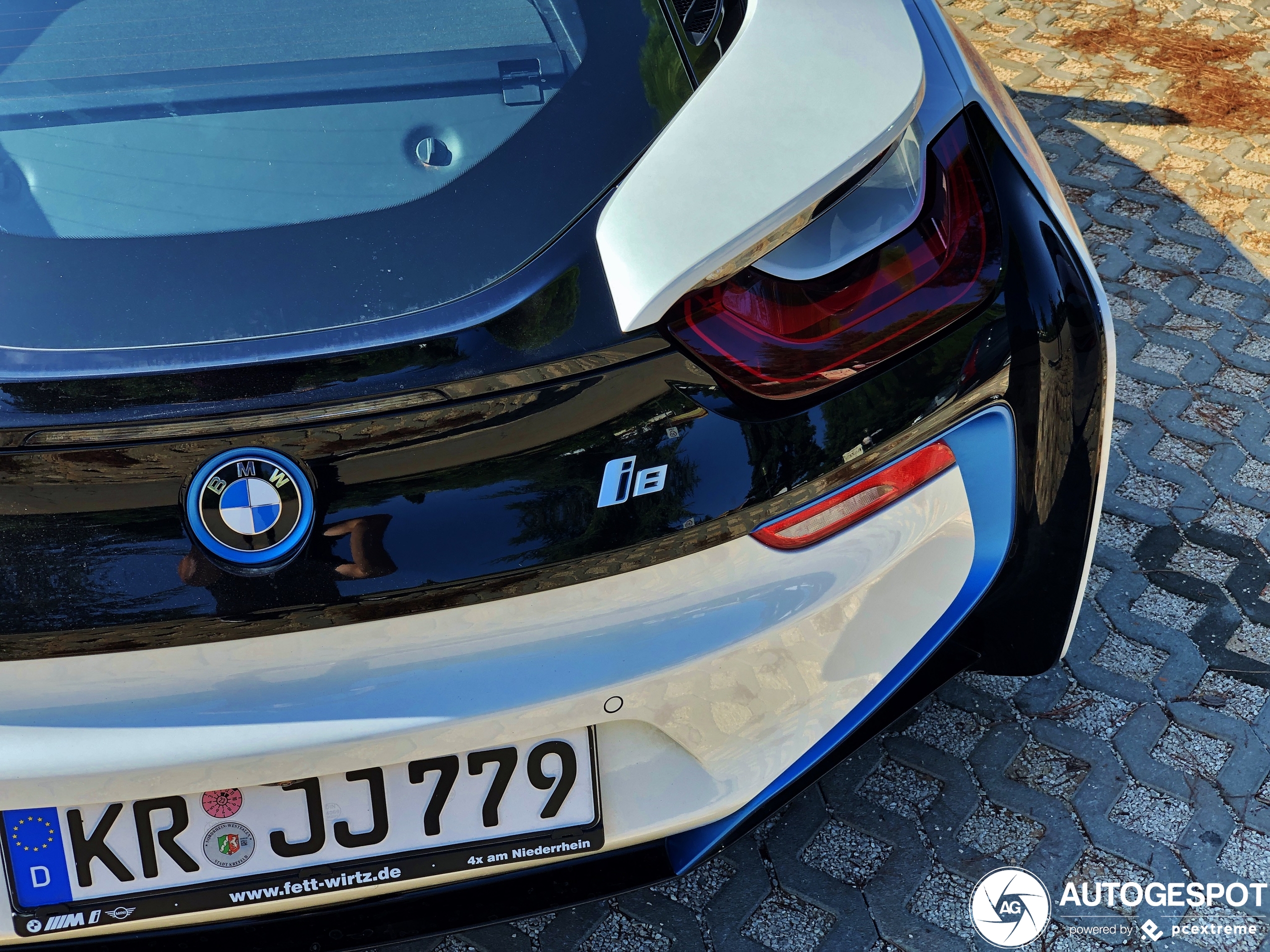 BMW i8