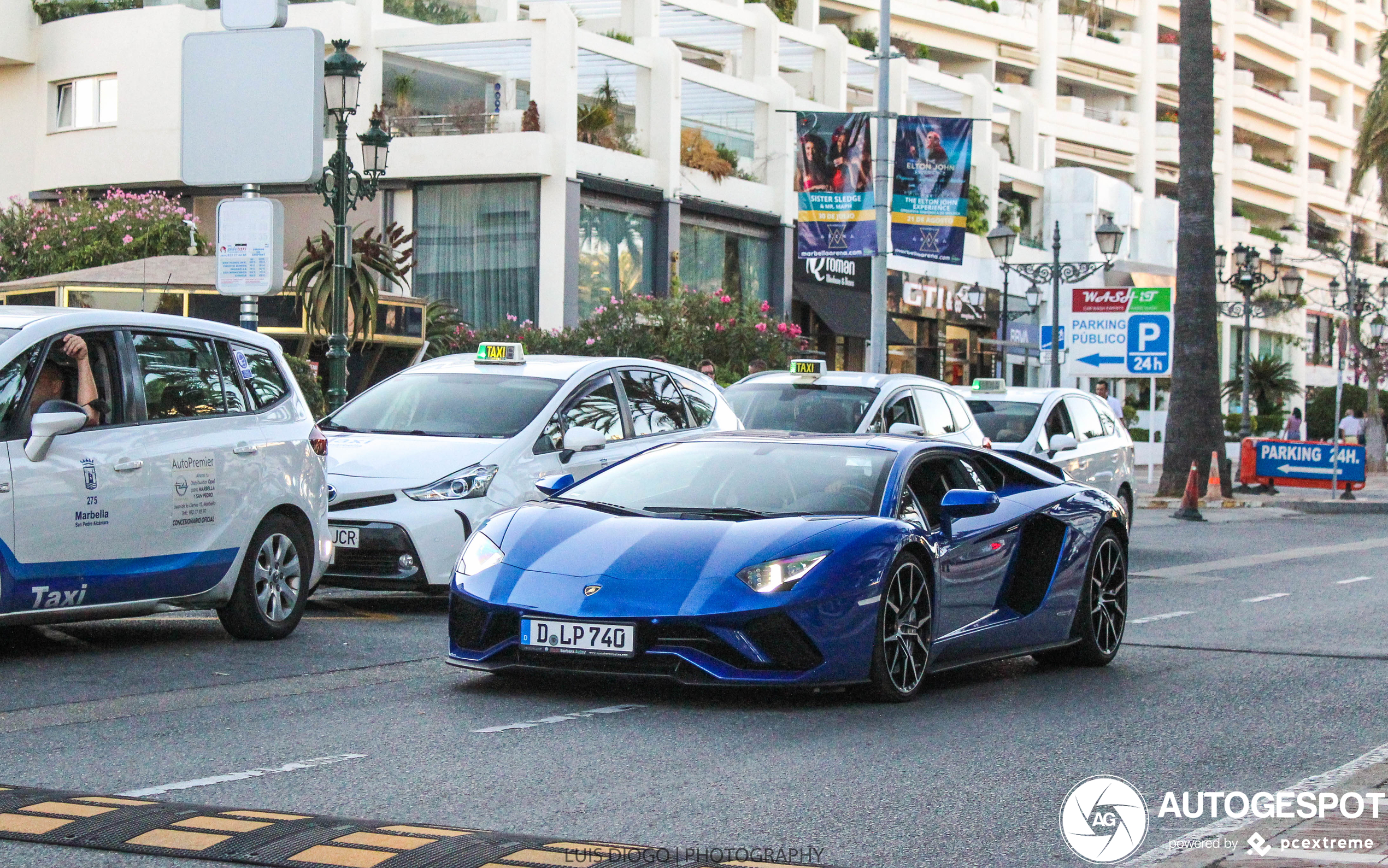 Lamborghini Aventador S LP740-4