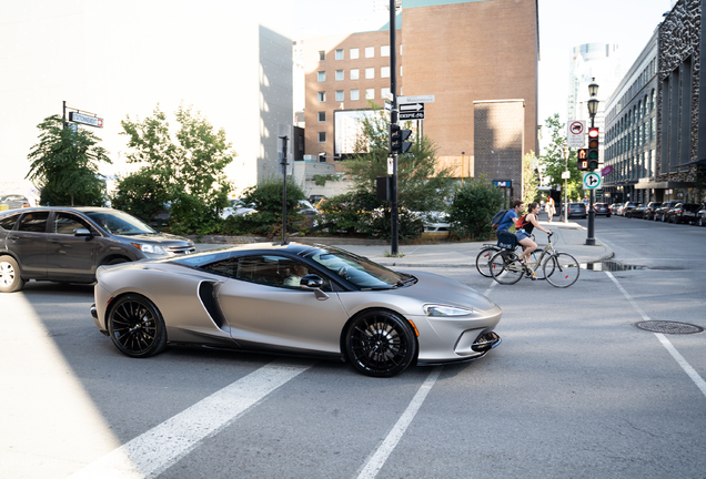 McLaren GT