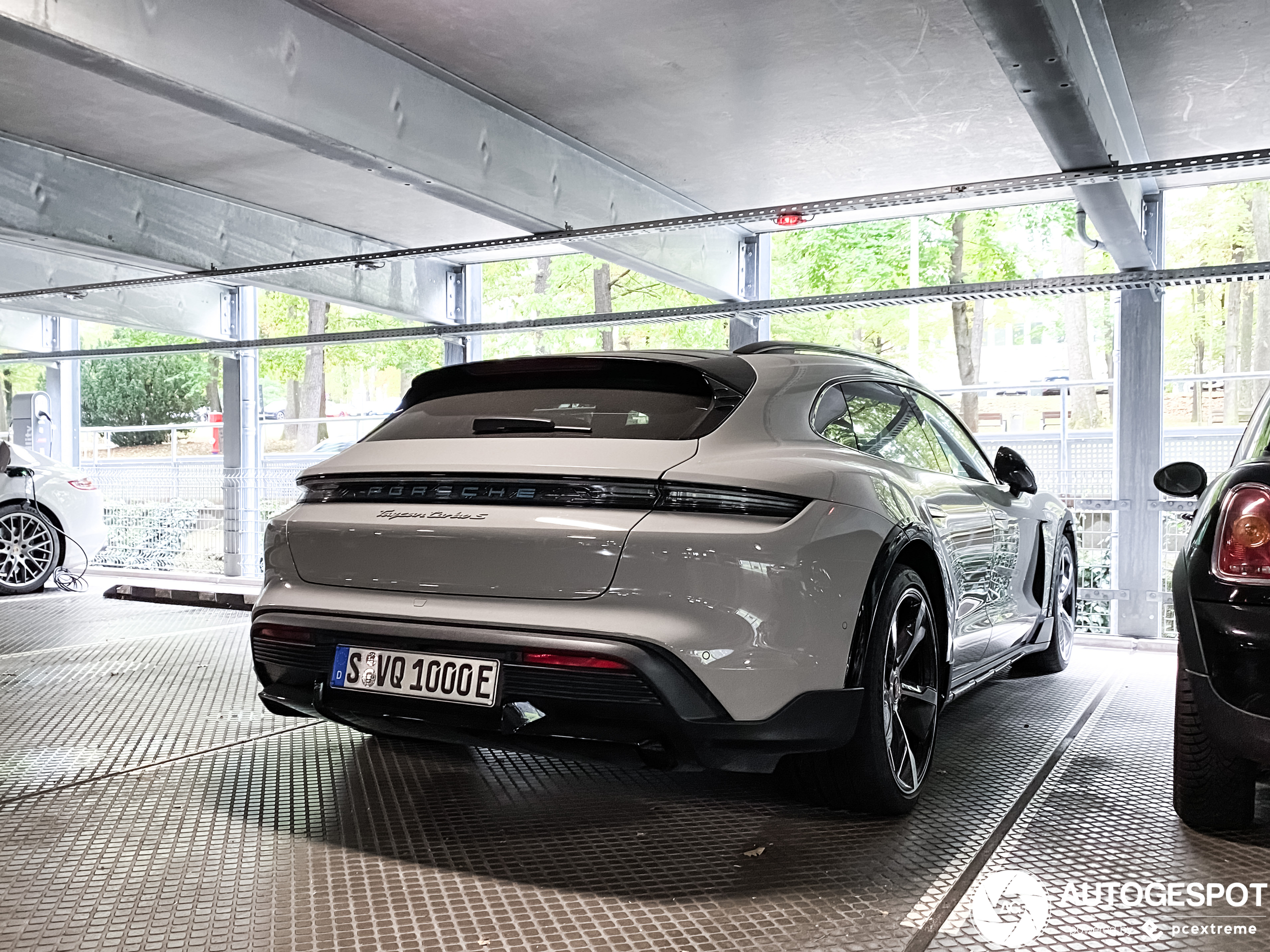 Porsche Taycan Turbo S Cross Turismo