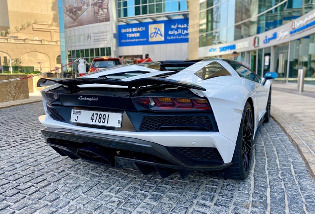 Lamborghini Aventador S LP740-4