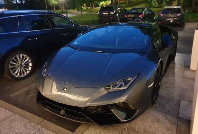 Lamborghini Huracán LP640-4 Performante