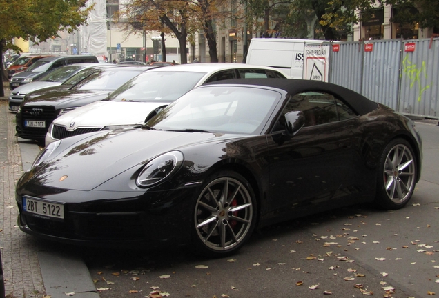 Porsche 992 Carrera 4S Cabriolet