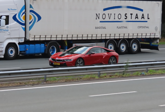 BMW i8 Protonic Red Edition