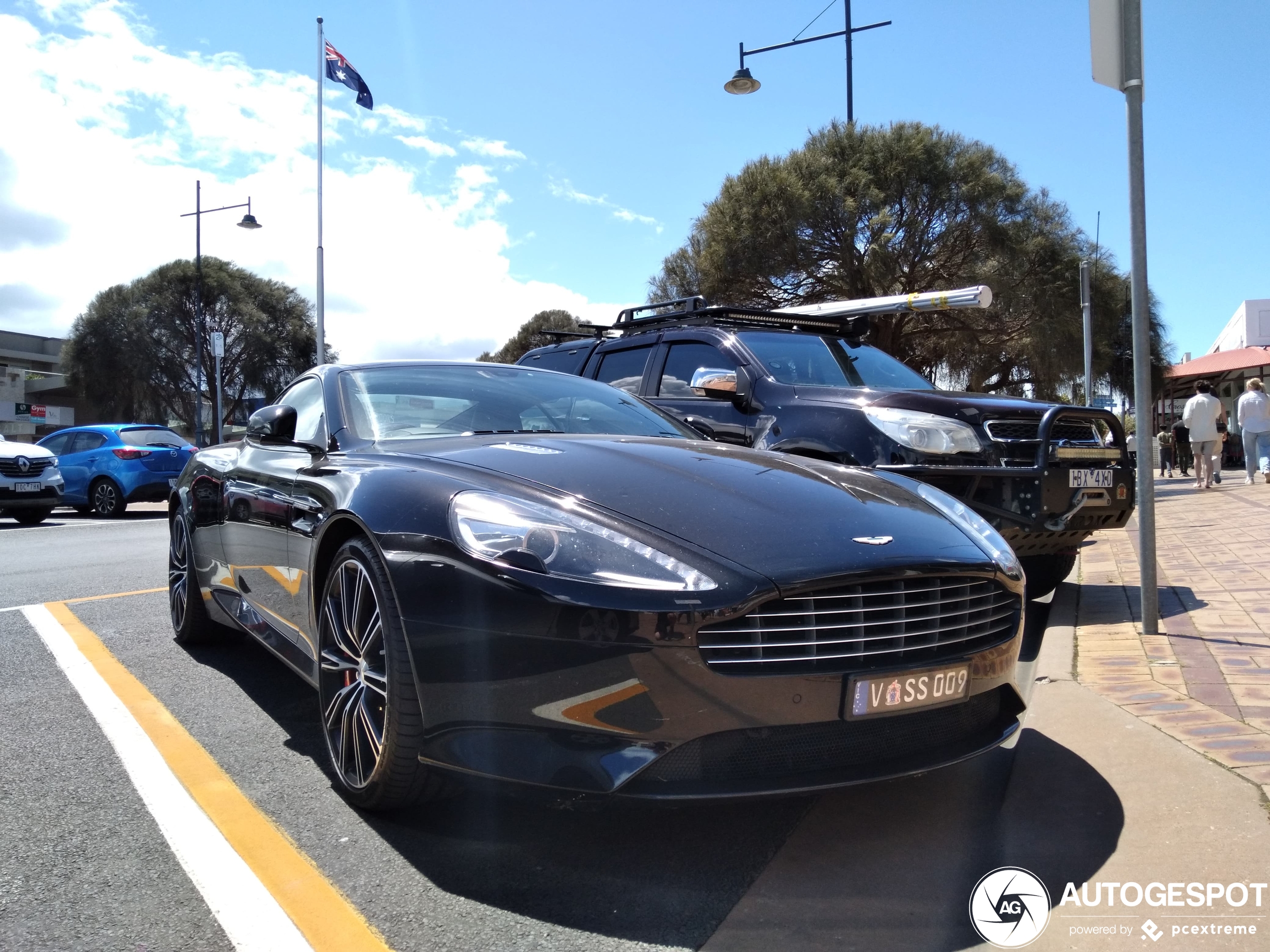 Aston Martin DB9 2013