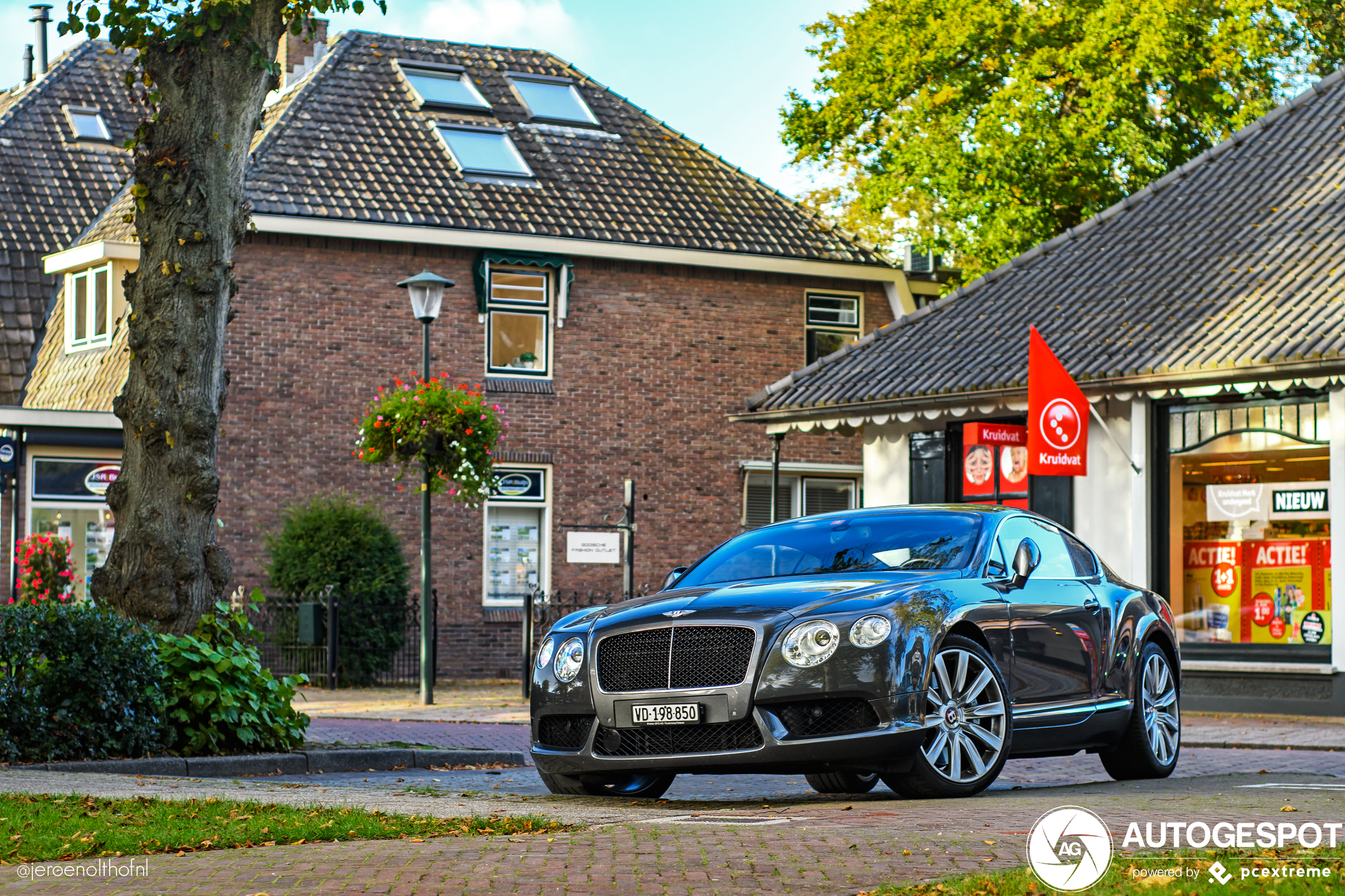 Bentley Continental GT V8