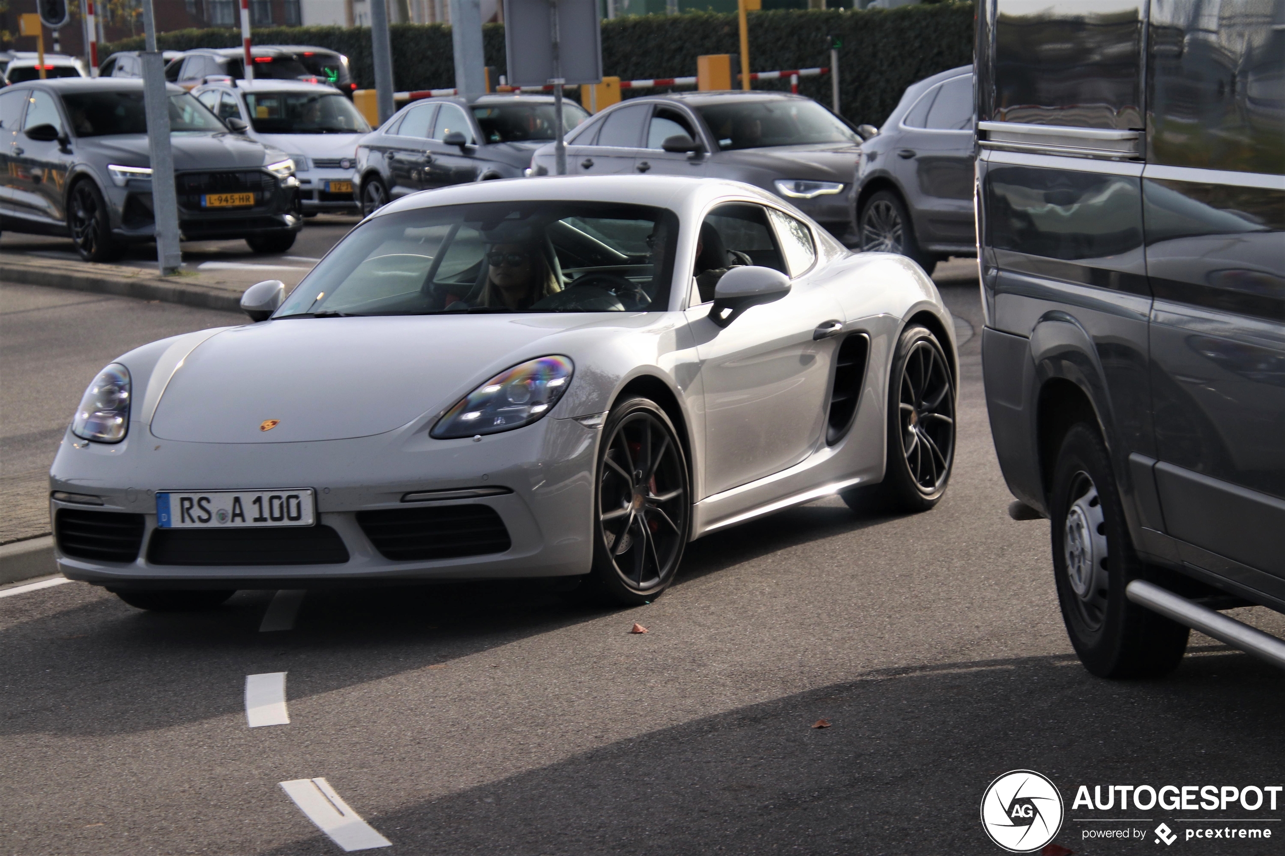 Porsche 718 Cayman S