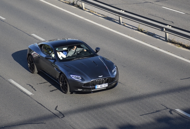 Aston Martin DB11