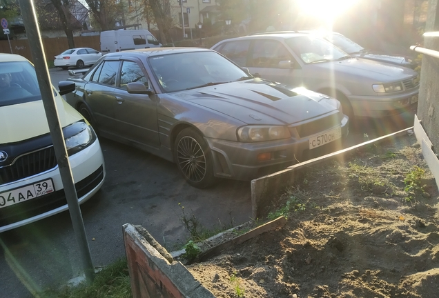 Nissan Skyline R34 Sedan