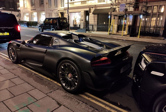 Porsche 918 Spyder Weissach Package