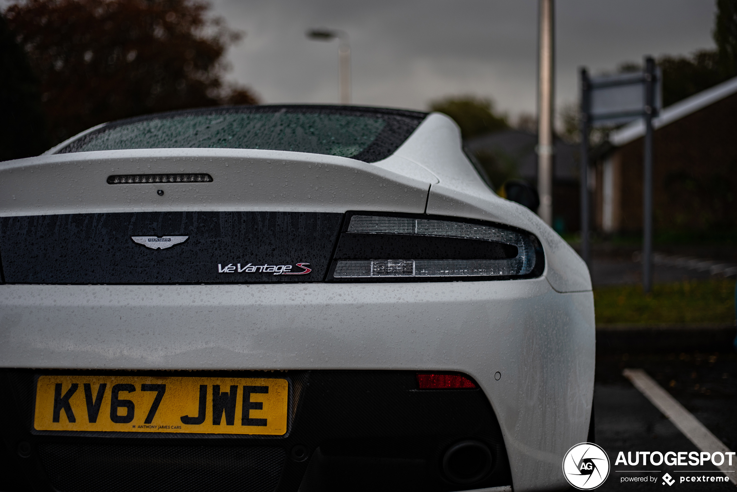 Aston Martin V12 Vantage S