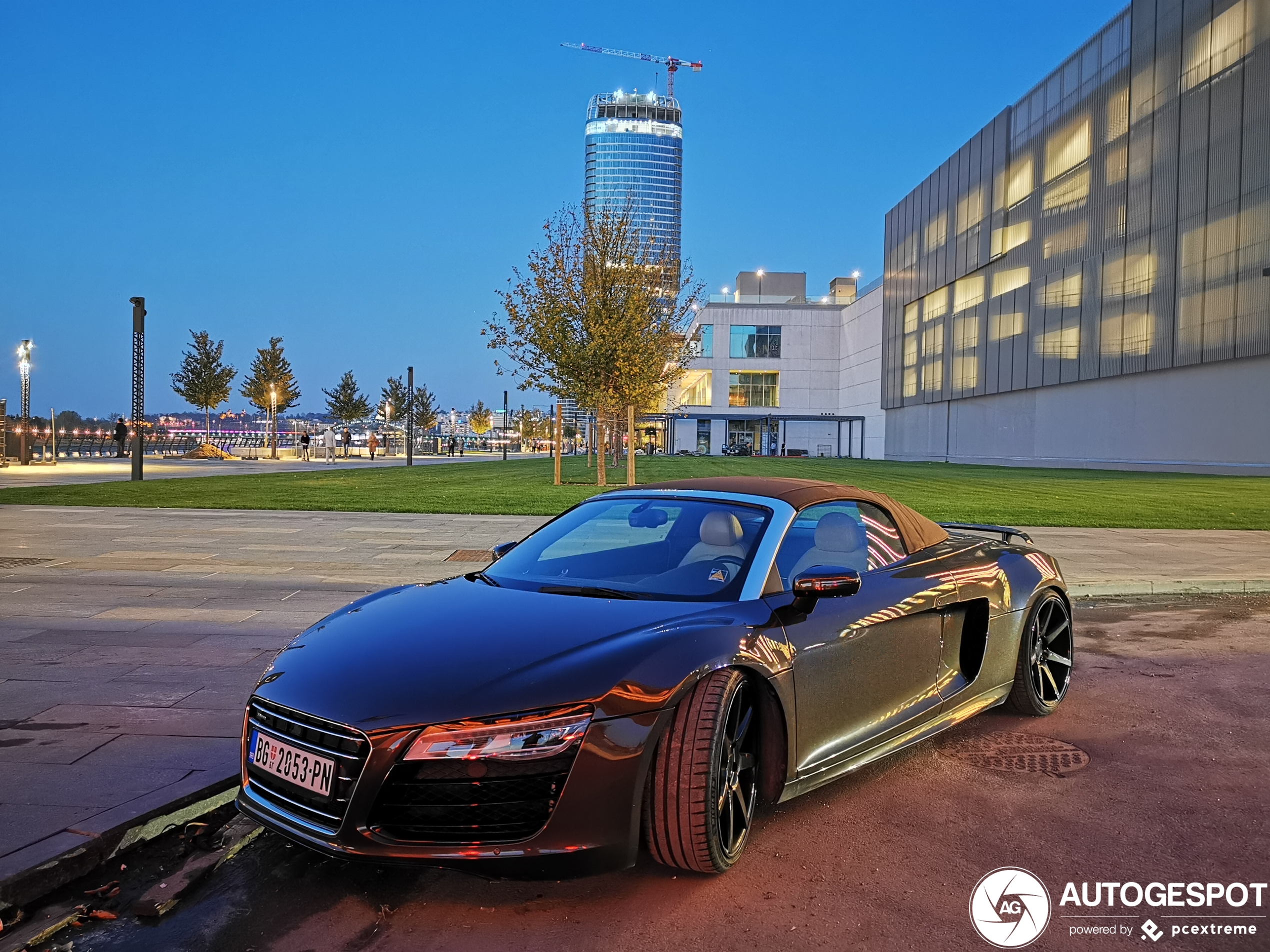 Audi R8 V10 Spyder 2013