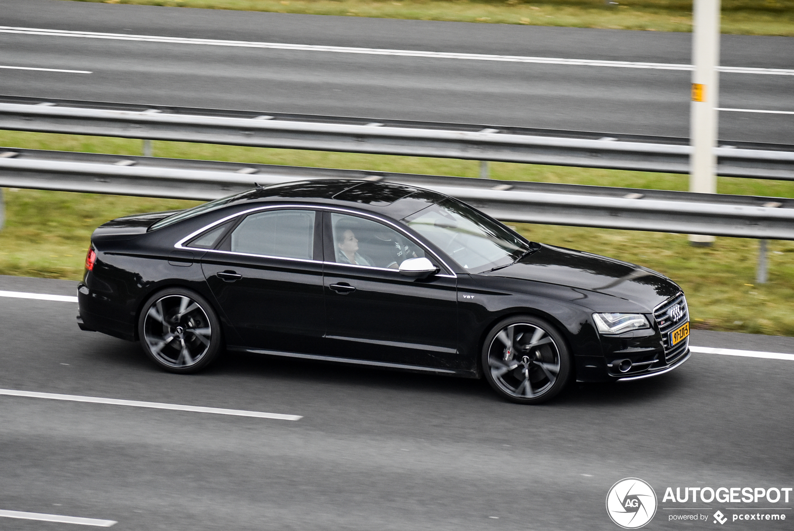 Audi S8 D4