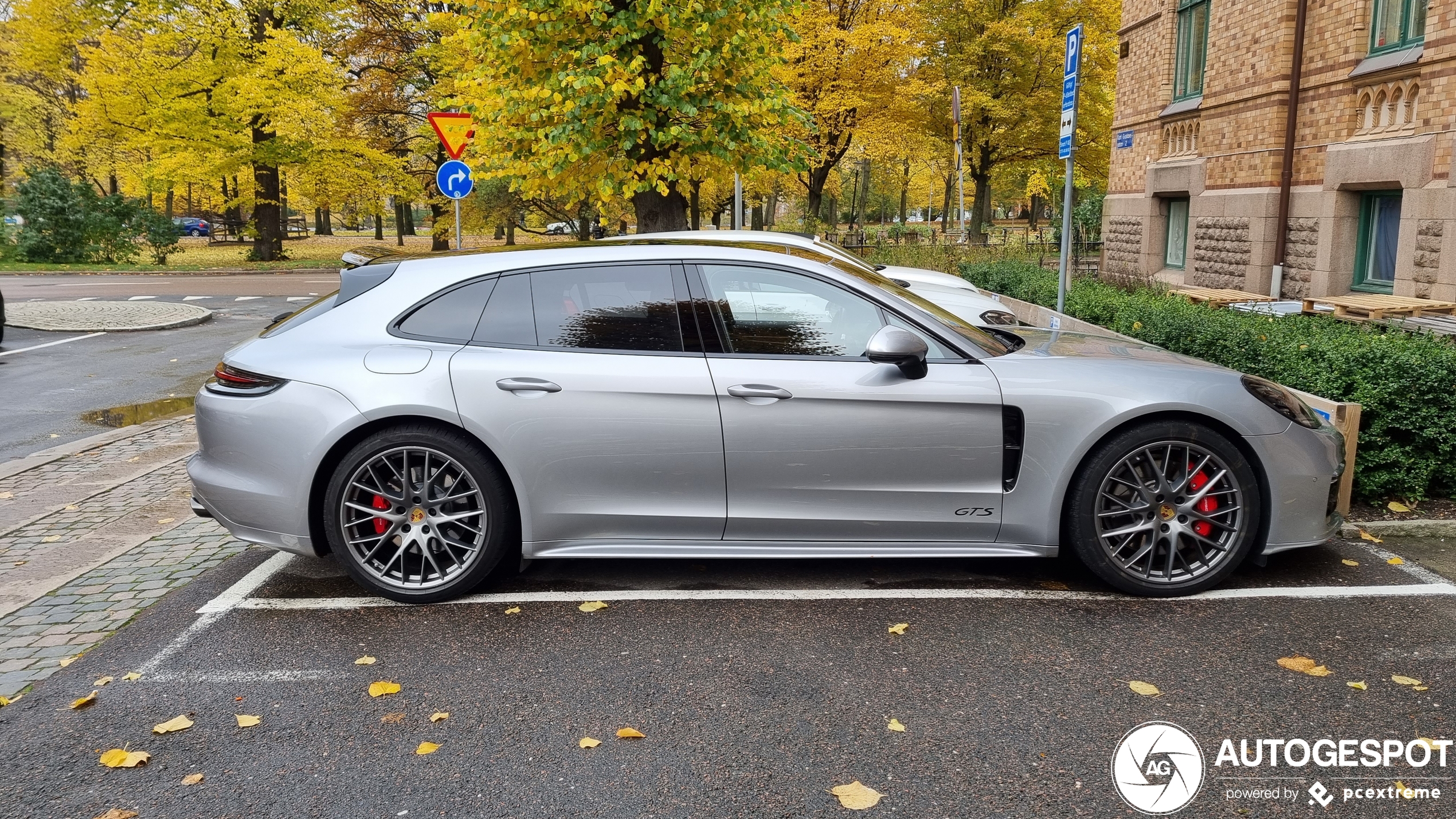 Porsche 971 Panamera GTS Sport Turismo