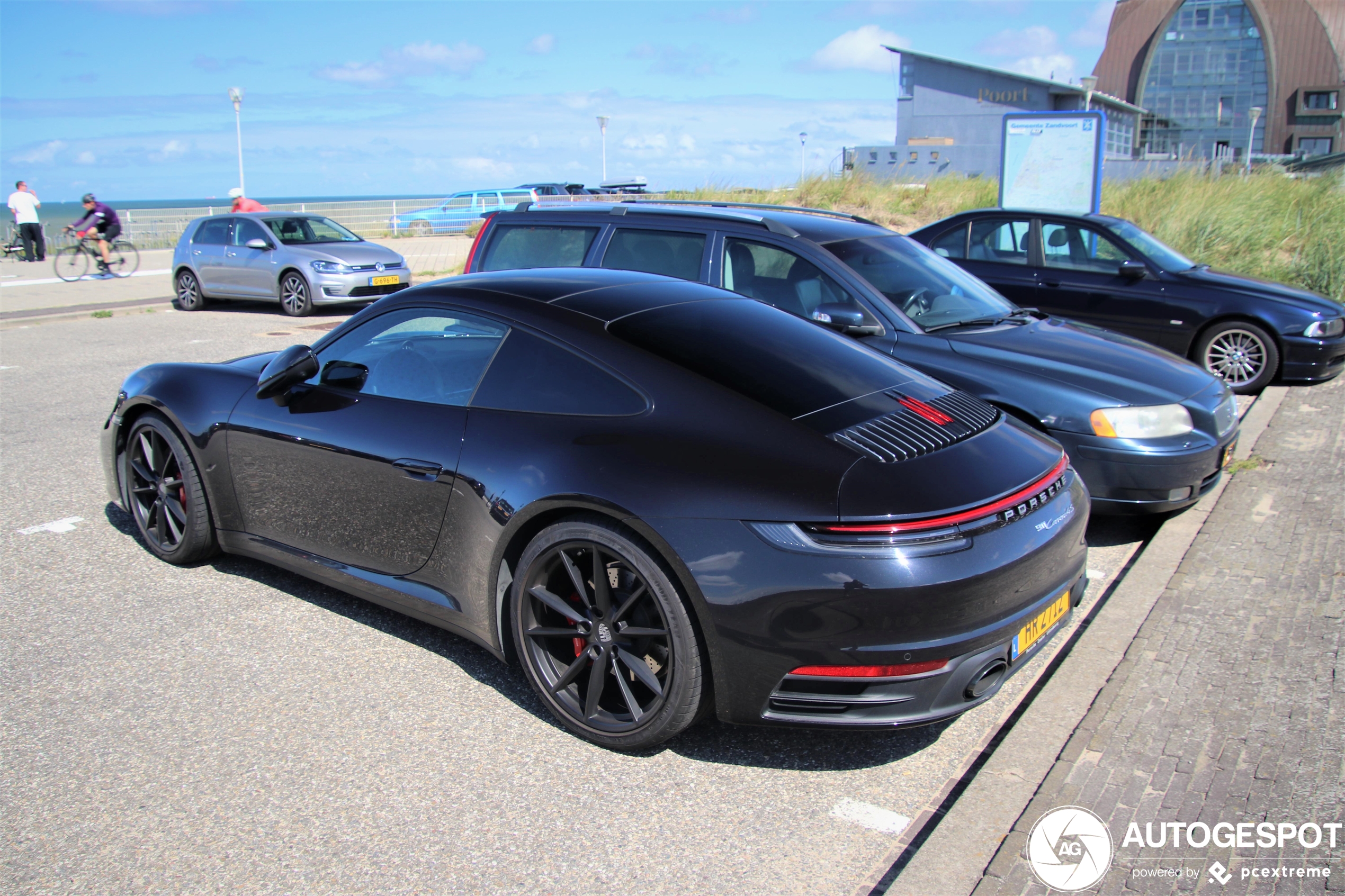 Porsche 992 Carrera 4S