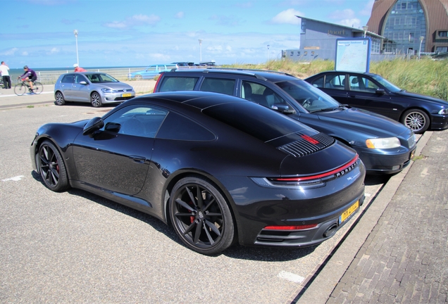 Porsche 992 Carrera 4S