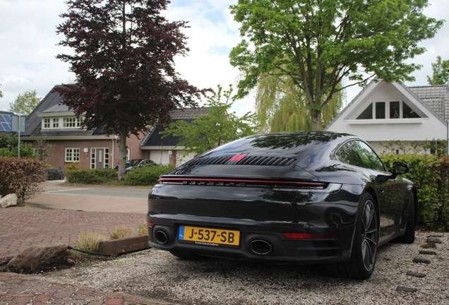 Porsche 992 Carrera 4S