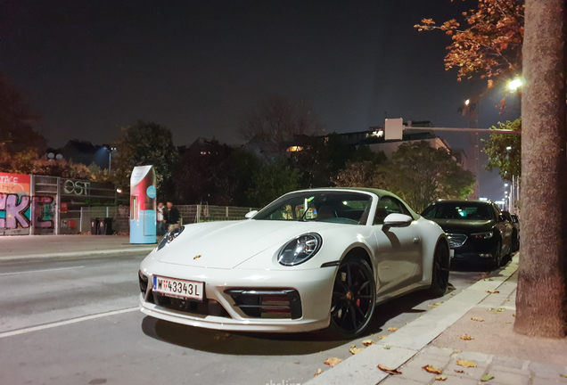 Porsche 992 Carrera 4S Cabriolet