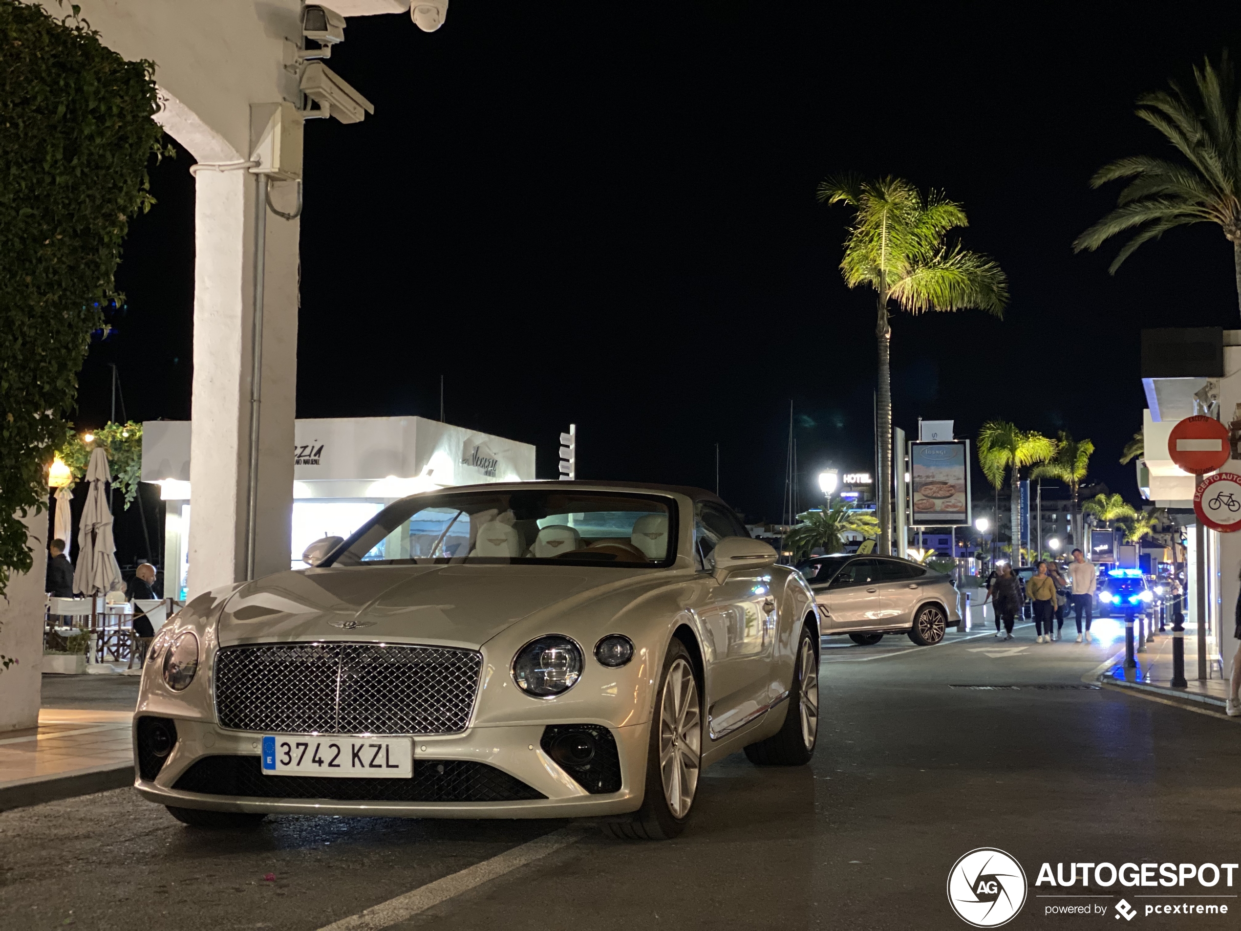 Bentley Continental GTC 2019