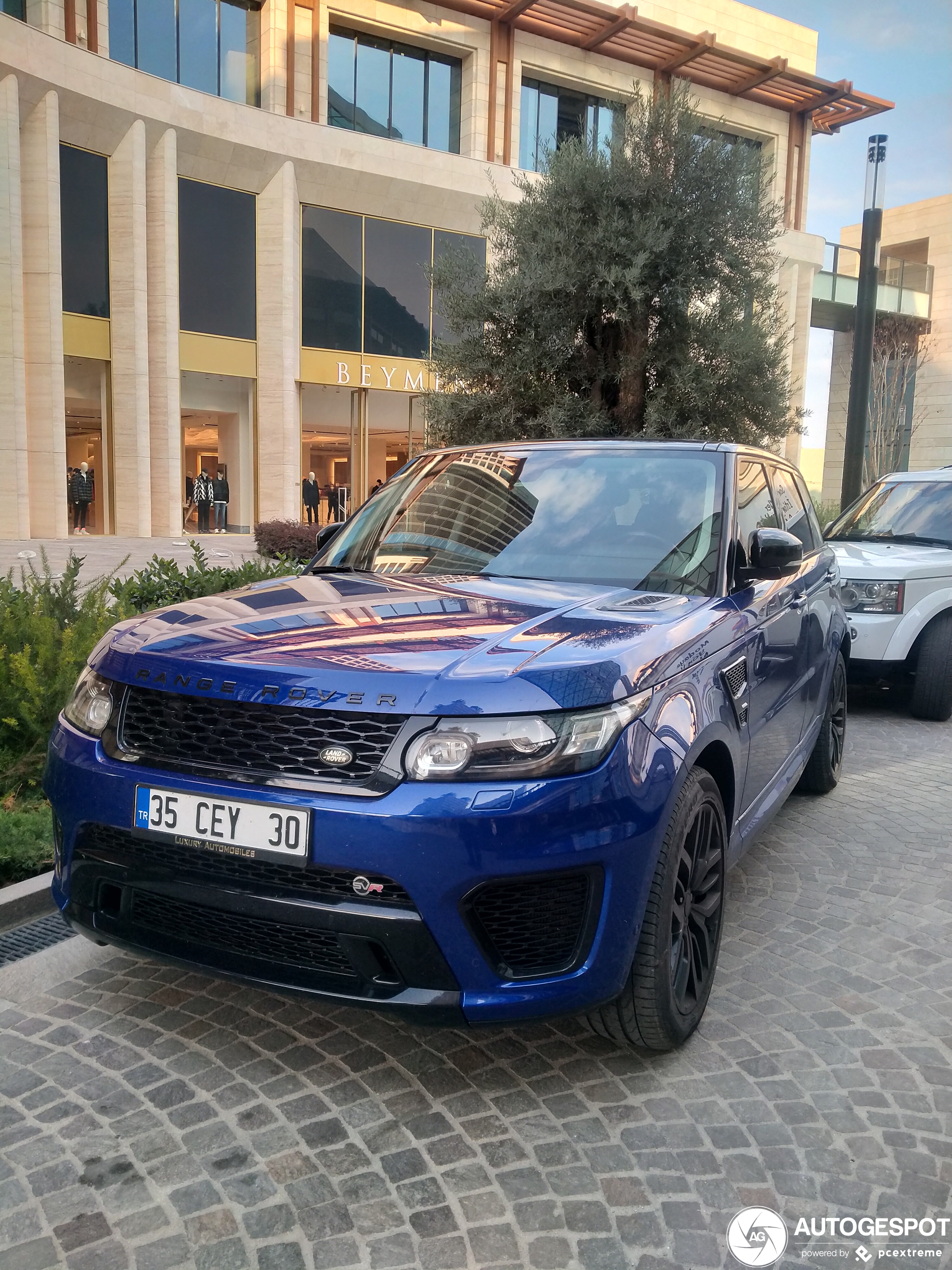 Land Rover Range Rover Sport SVR