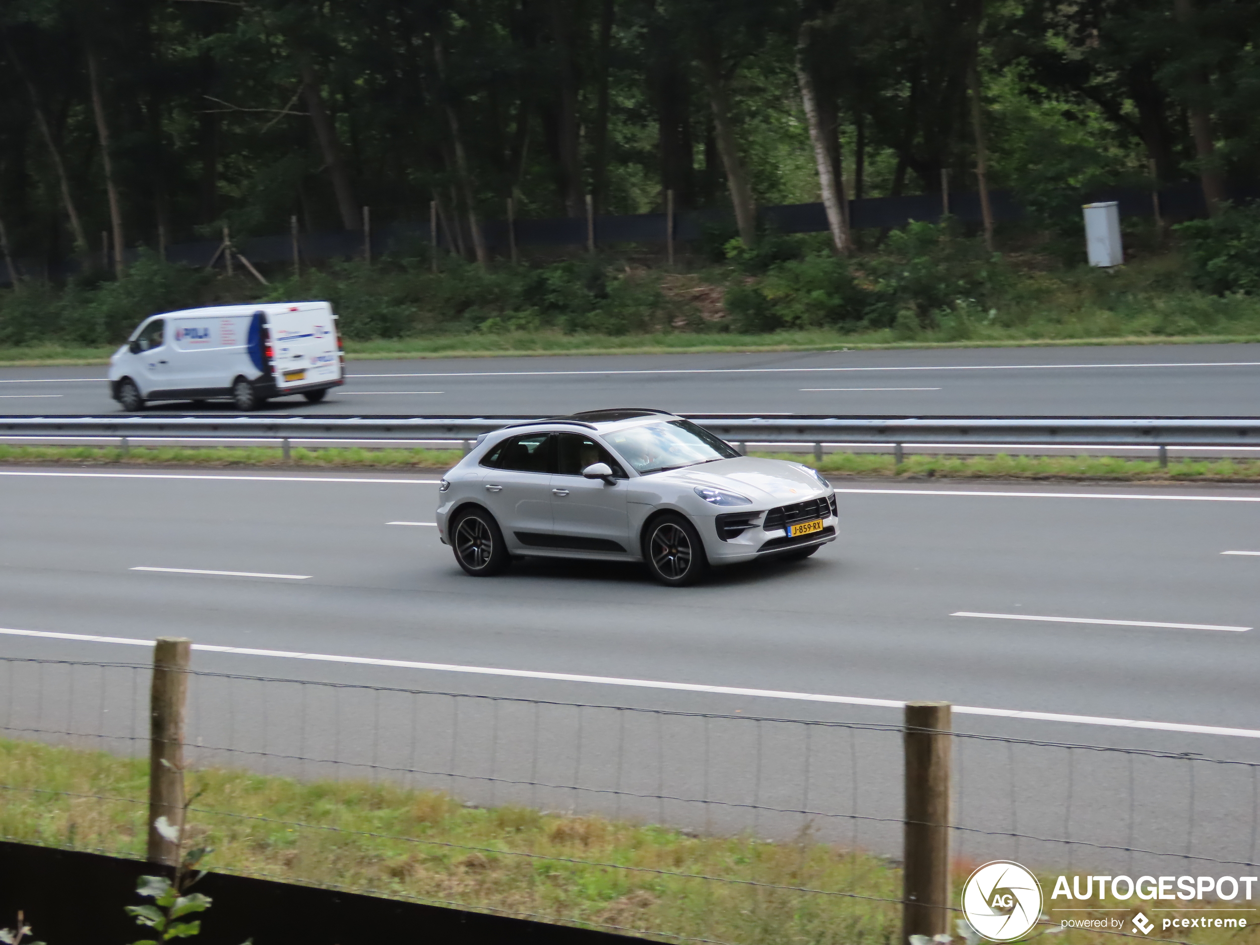 Porsche 95B Macan GTS MkII