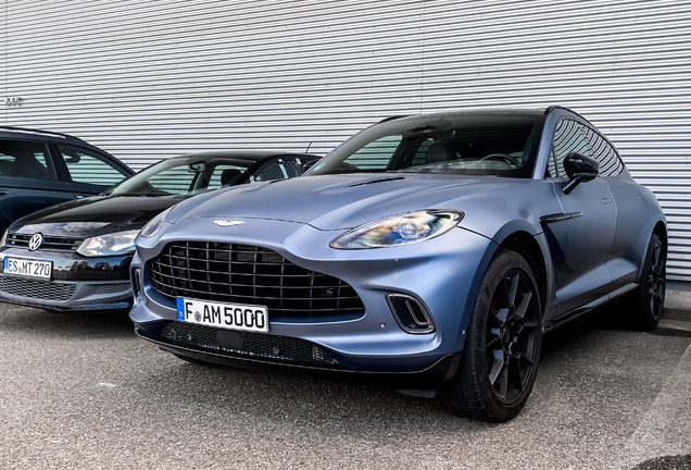 Aston Martin DBX