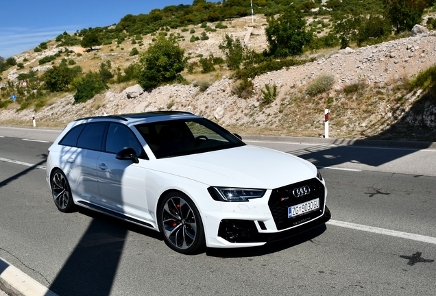 Audi RS4 Avant B9