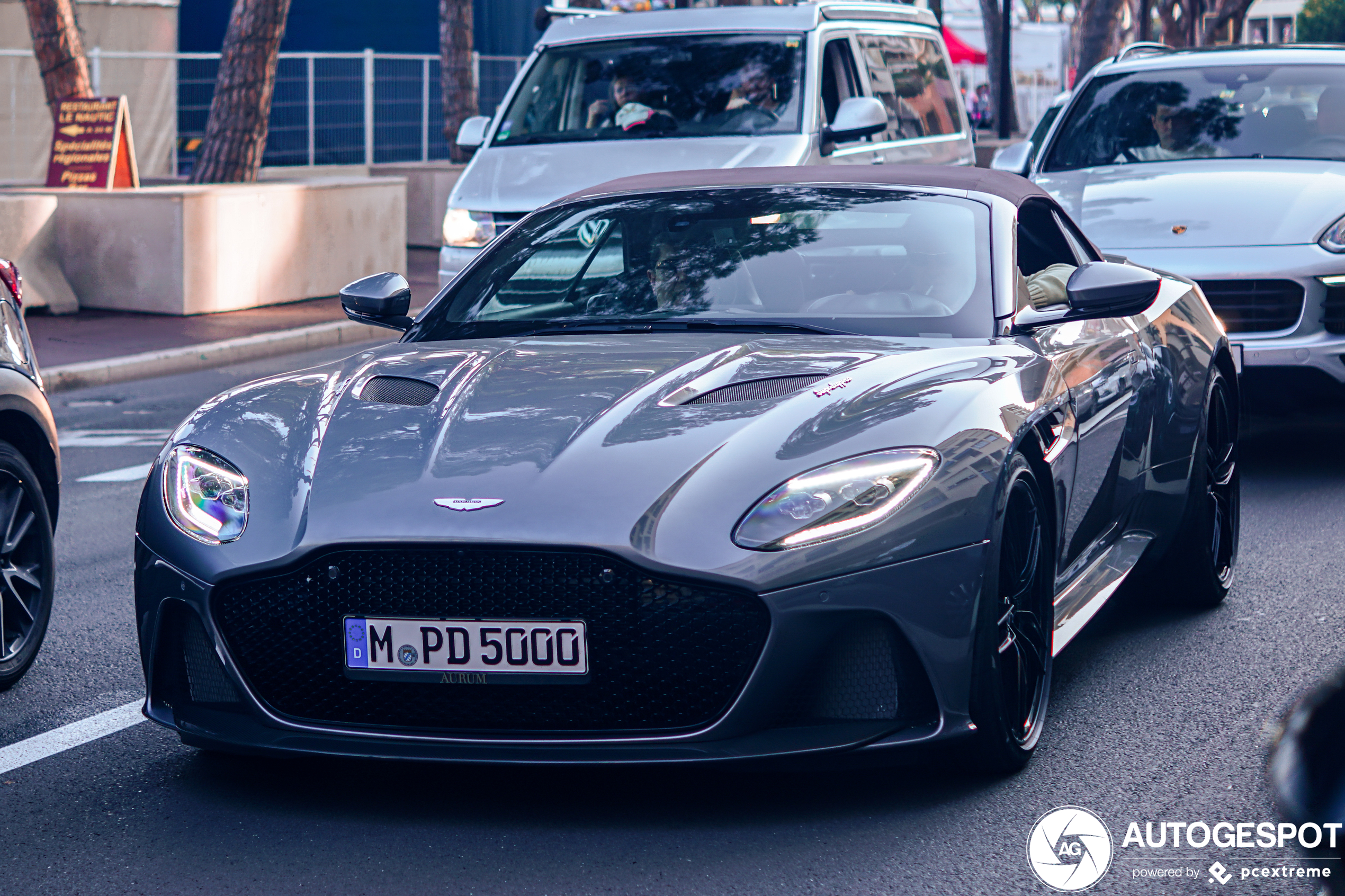 Aston Martin DBS Superleggera Volante