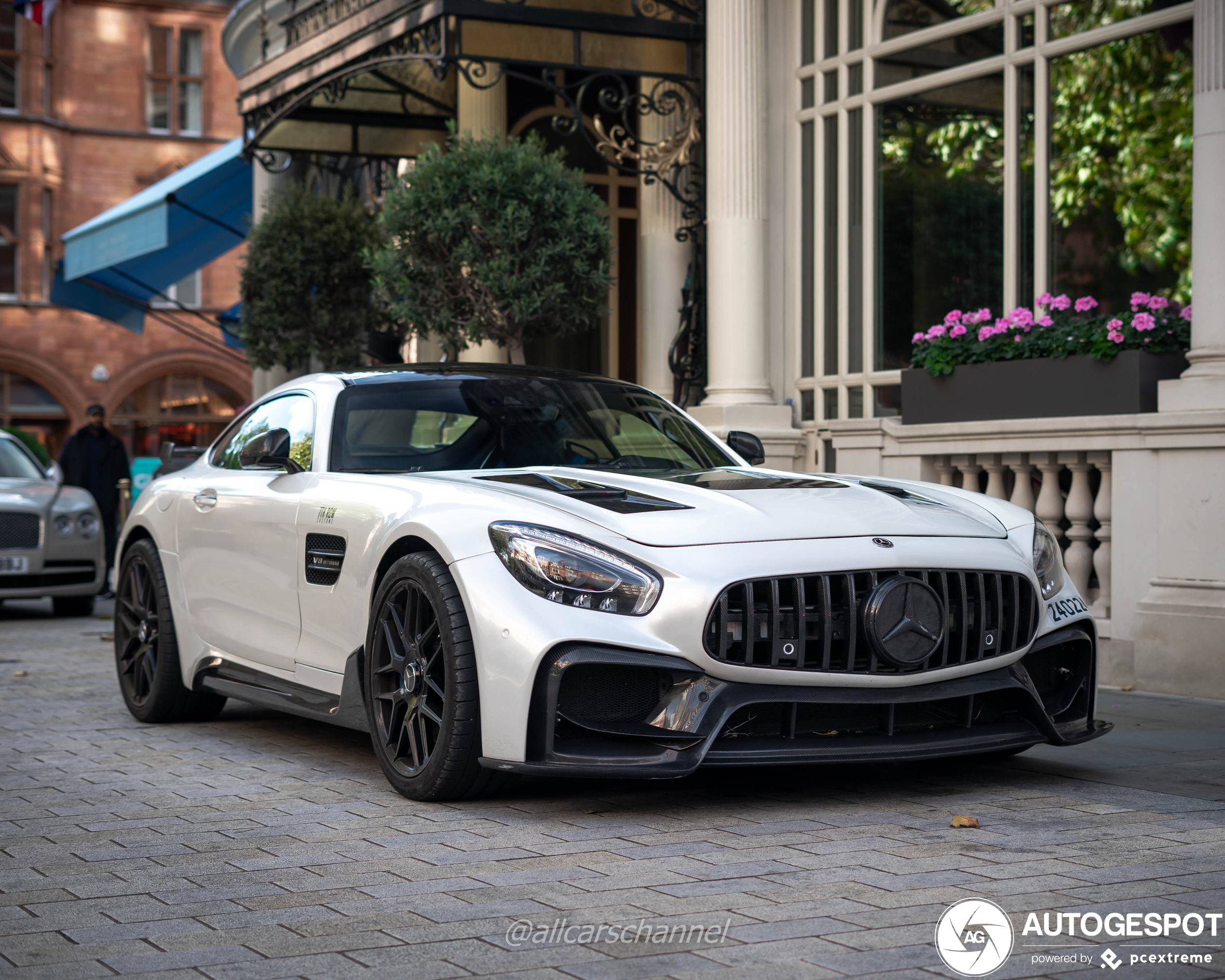 Mercedes-AMG GT S heeft een kijkgaatje