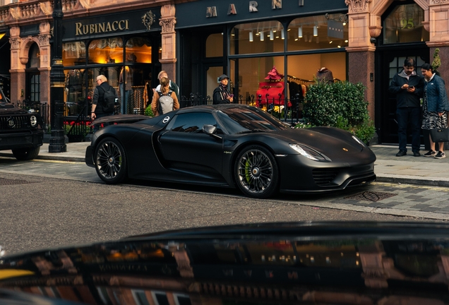 Porsche 918 Spyder Weissach Package