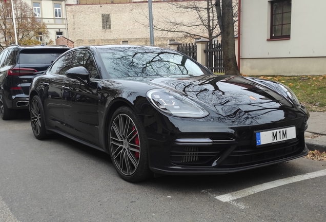 Porsche 971 Panamera Turbo