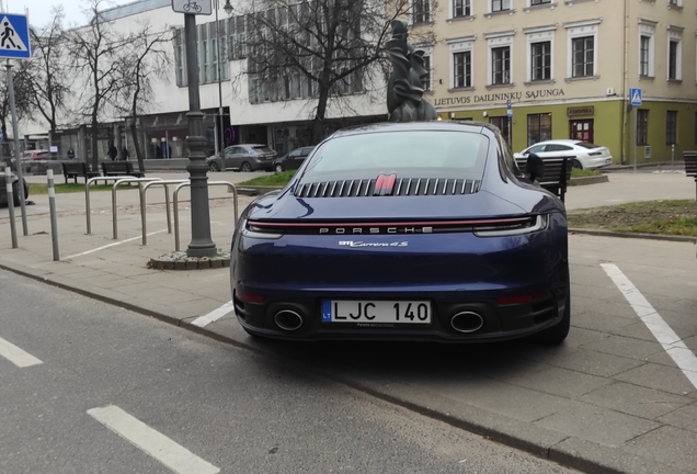 Porsche 992 Carrera 4S