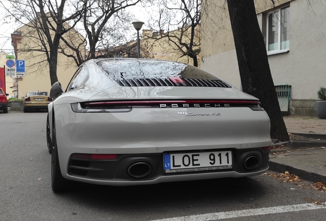 Porsche 992 Carrera 4S