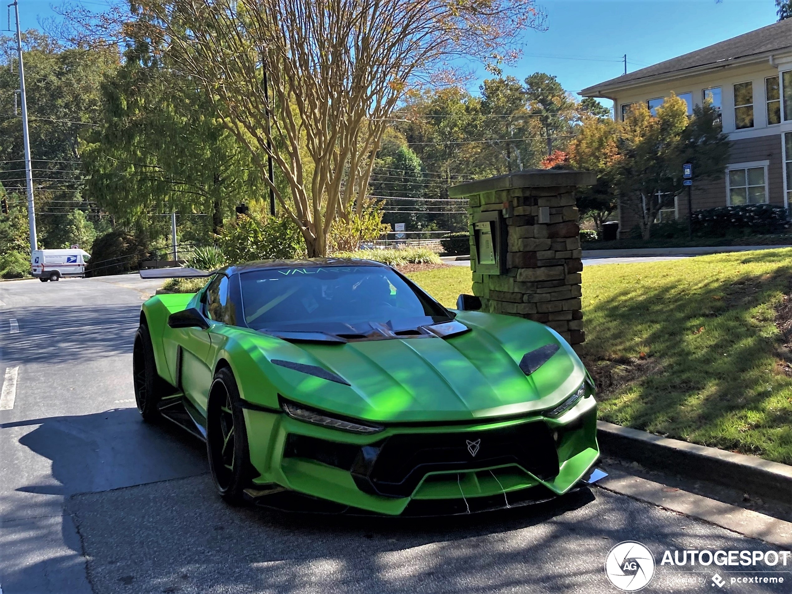 Dit is een flink verspijkerde Chevrolet Corvette C6