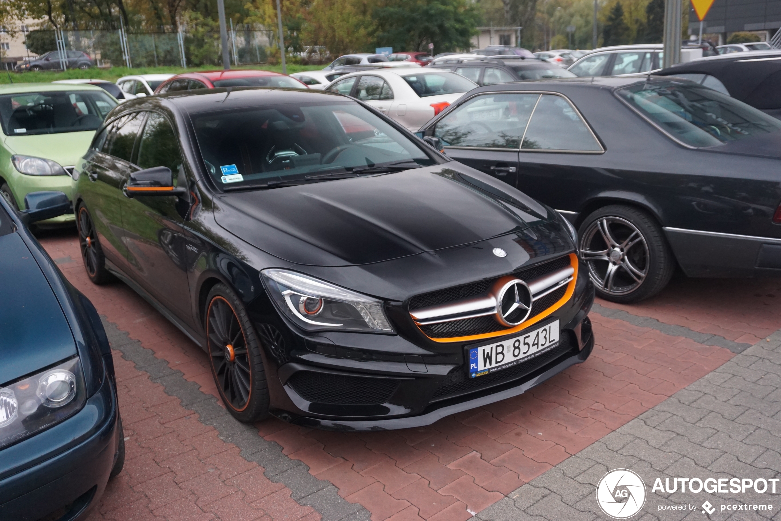 Mercedes-AMG CLA 45 Shooting Brake OrangeArt Edition