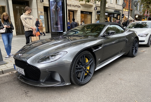 Aston Martin DBS Superleggera Volante